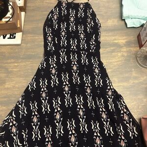 Elegant Navy Blue and Tan/Pink Patterned Dress